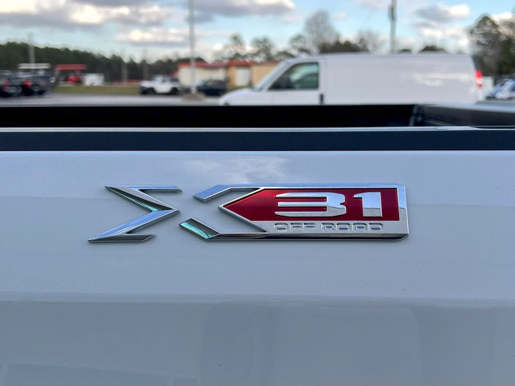 New 2026 GMC Sierra 1500 SLE AWD/4WD image 12