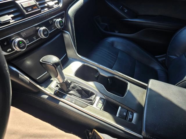 Used 2018 Honda Accord Touring image 31