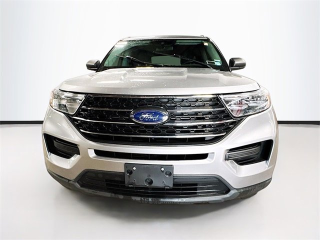 Used 2022 Ford Explorer XLT image 2
