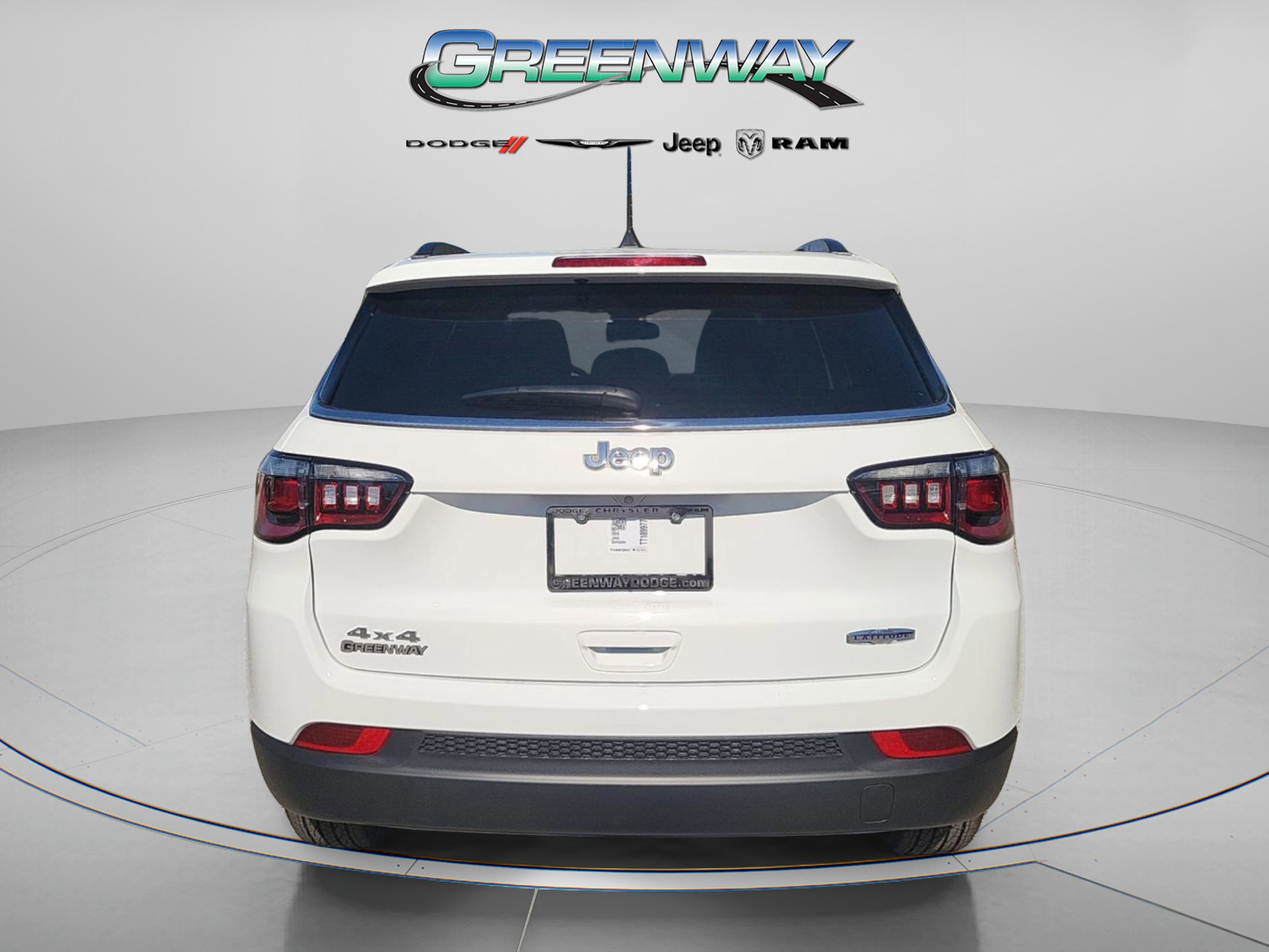 New 2026 Jeep Compass Latitude image 2