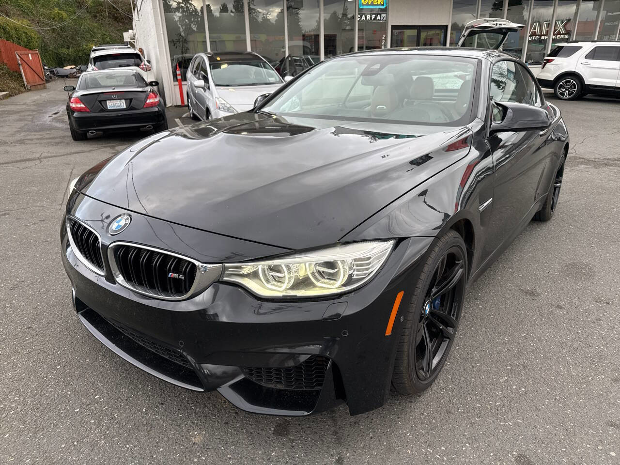 Used 2016 BMW M4 Convertible RWD image 1