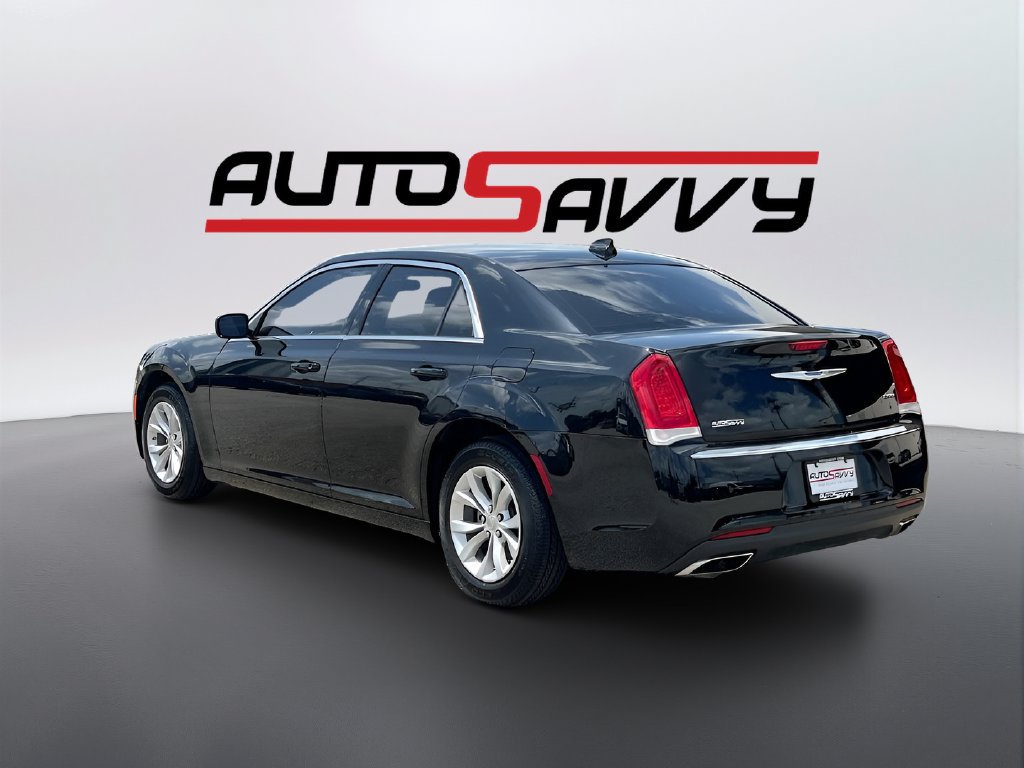 Used 2023 Chrysler 300 Touring RWD image 5