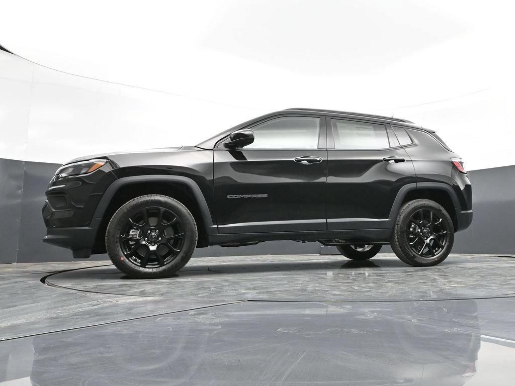 Used 2026 Jeep Compass Latitude AWD/4WD image 39