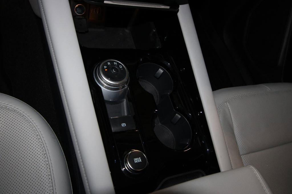 Used 2025 Ford Explorer Platinum w/ LUX Leather Package image 17