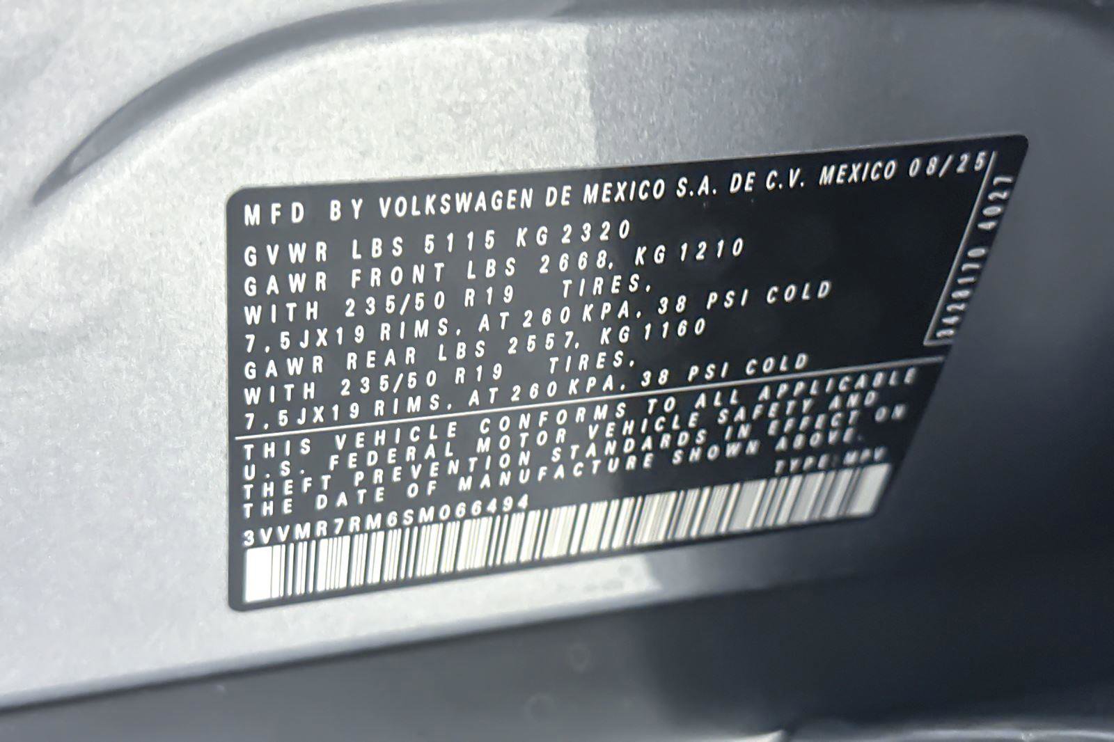 New 2025 Volkswagen Tiguan SE image 26