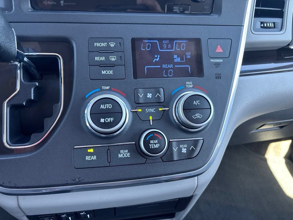 Used 2015 Toyota Sienna XLE w/ XLE Navigation Package FWD image 25
