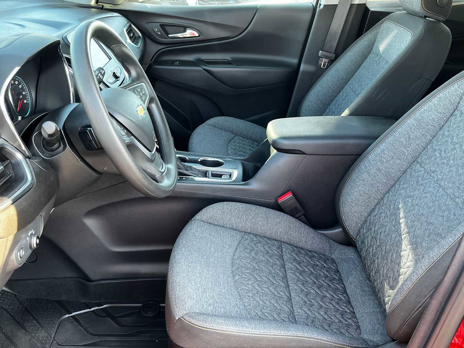 Used 2023 Chevrolet Equinox LT w/ LPO, Floor Liner Package image 15