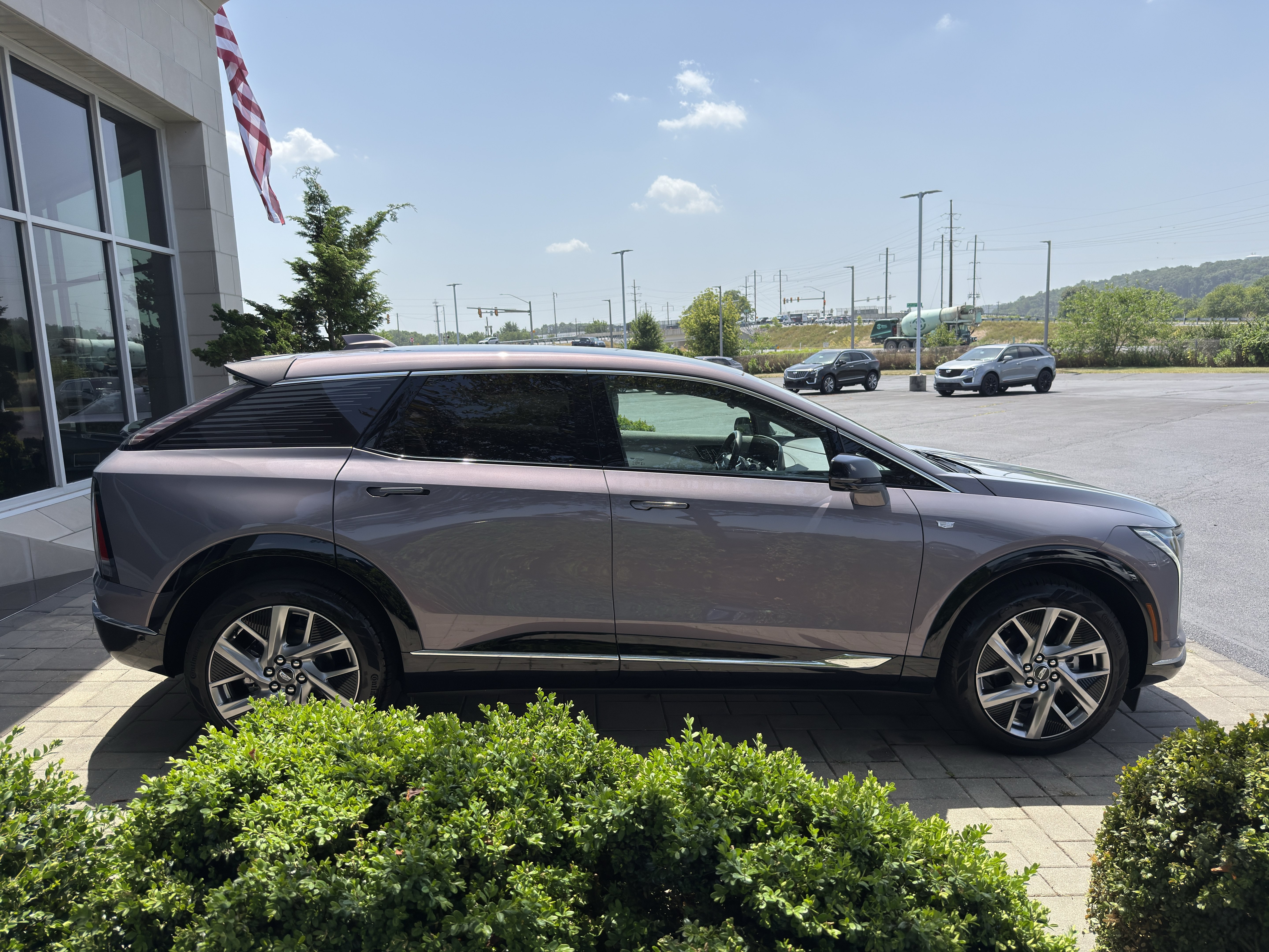 Used 2025 Cadillac Optiq Luxury 1 AWD/4WD image 8