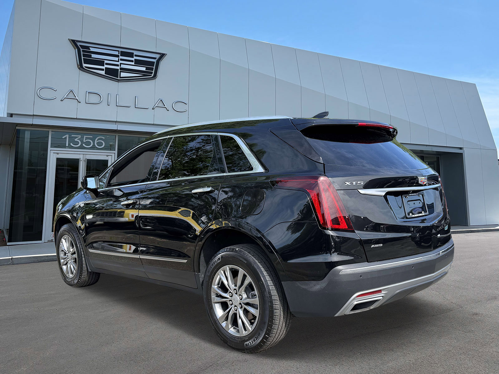 Certified 2023 Cadillac XT5 Premium Luxury AWD/4WD image 6