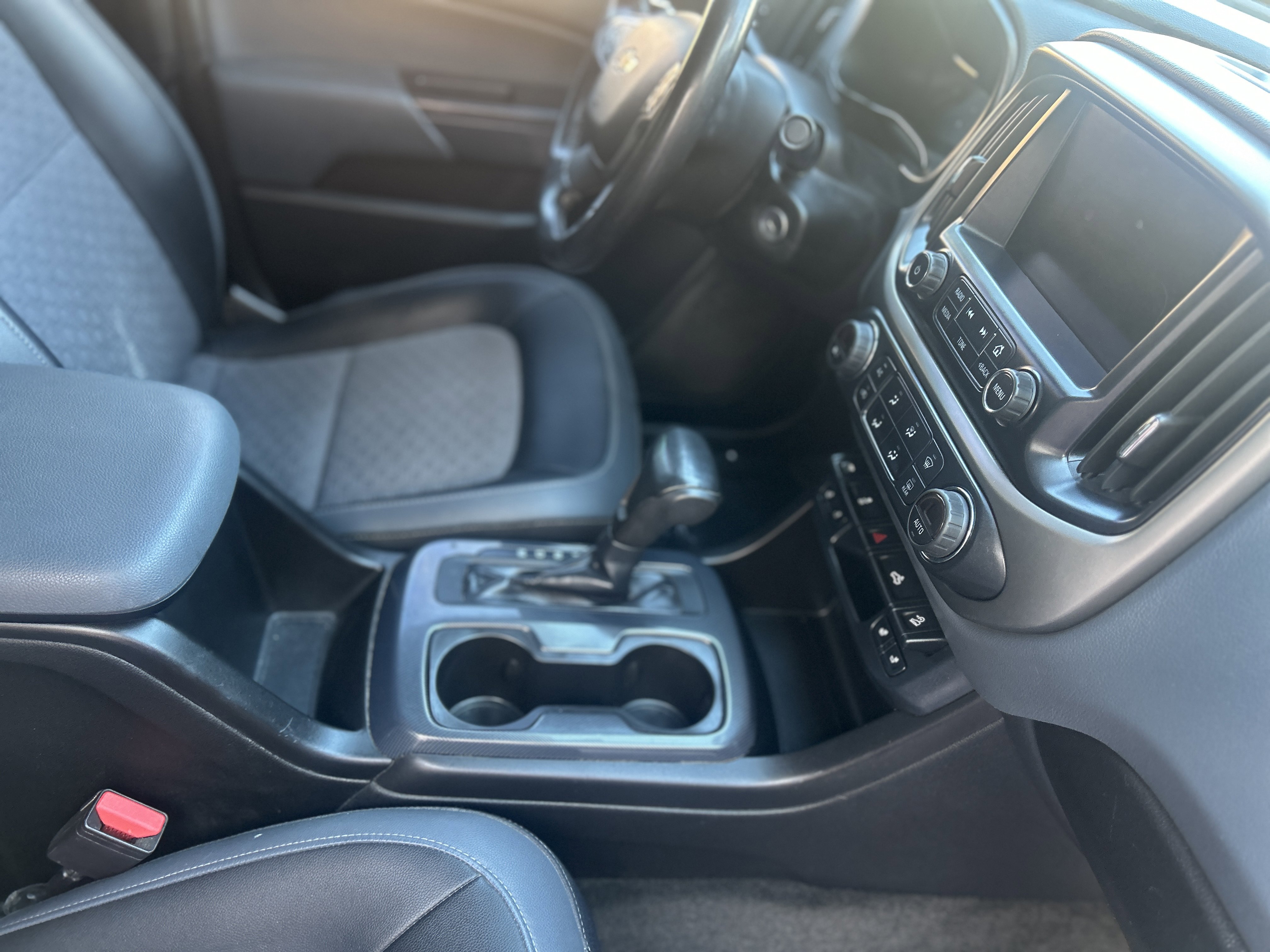Used 2015 Chevrolet Colorado Z71 image 31