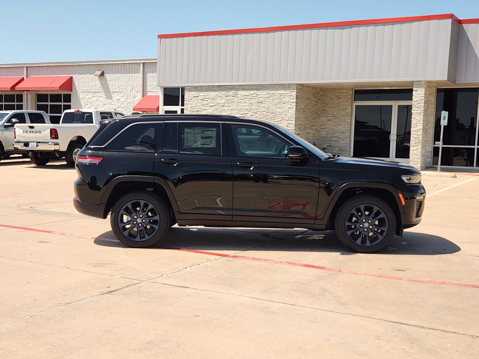 New 2026 Jeep Grand Cherokee Limited AWD/4WD image 8