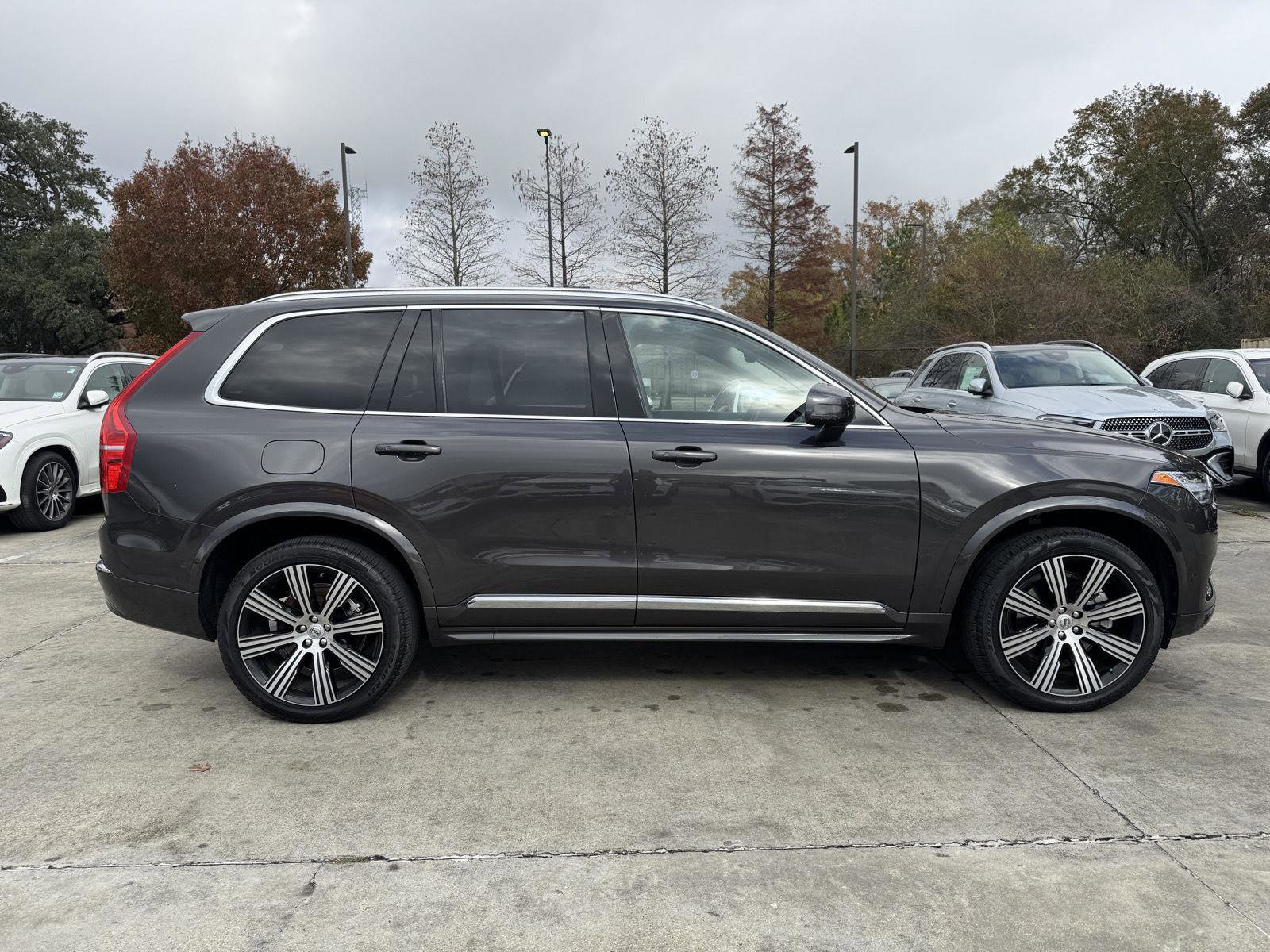 Used 2024 Volvo XC90 B6 Ultimate w/ Protection Package image 28