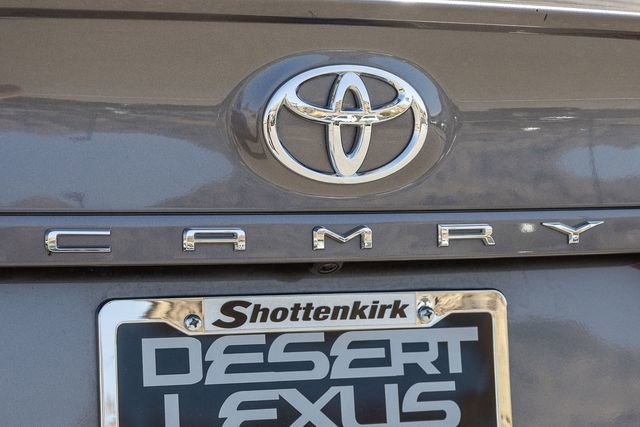 Used 2020 Toyota Camry SE FWD image 5