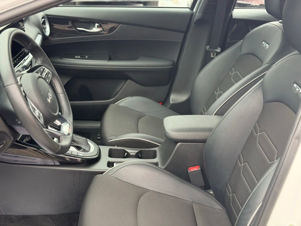 Used 2023 Kia Forte GT-Line w/ GT-Line Premium Package image 11
