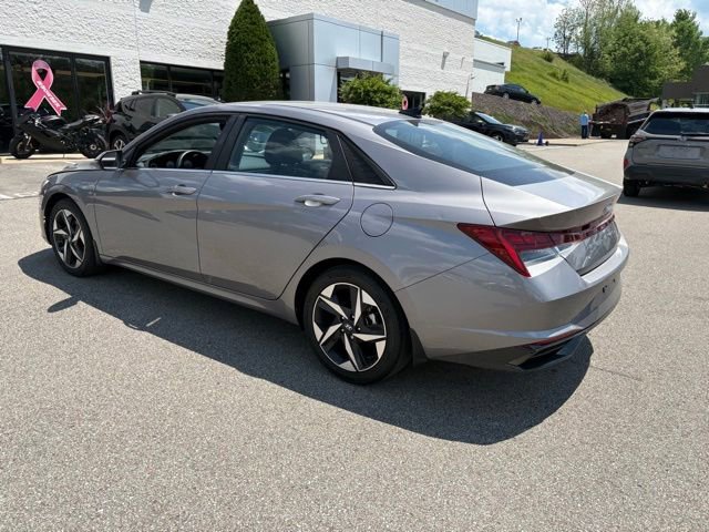 Used 2023 Hyundai Elantra Limited FWD image 3