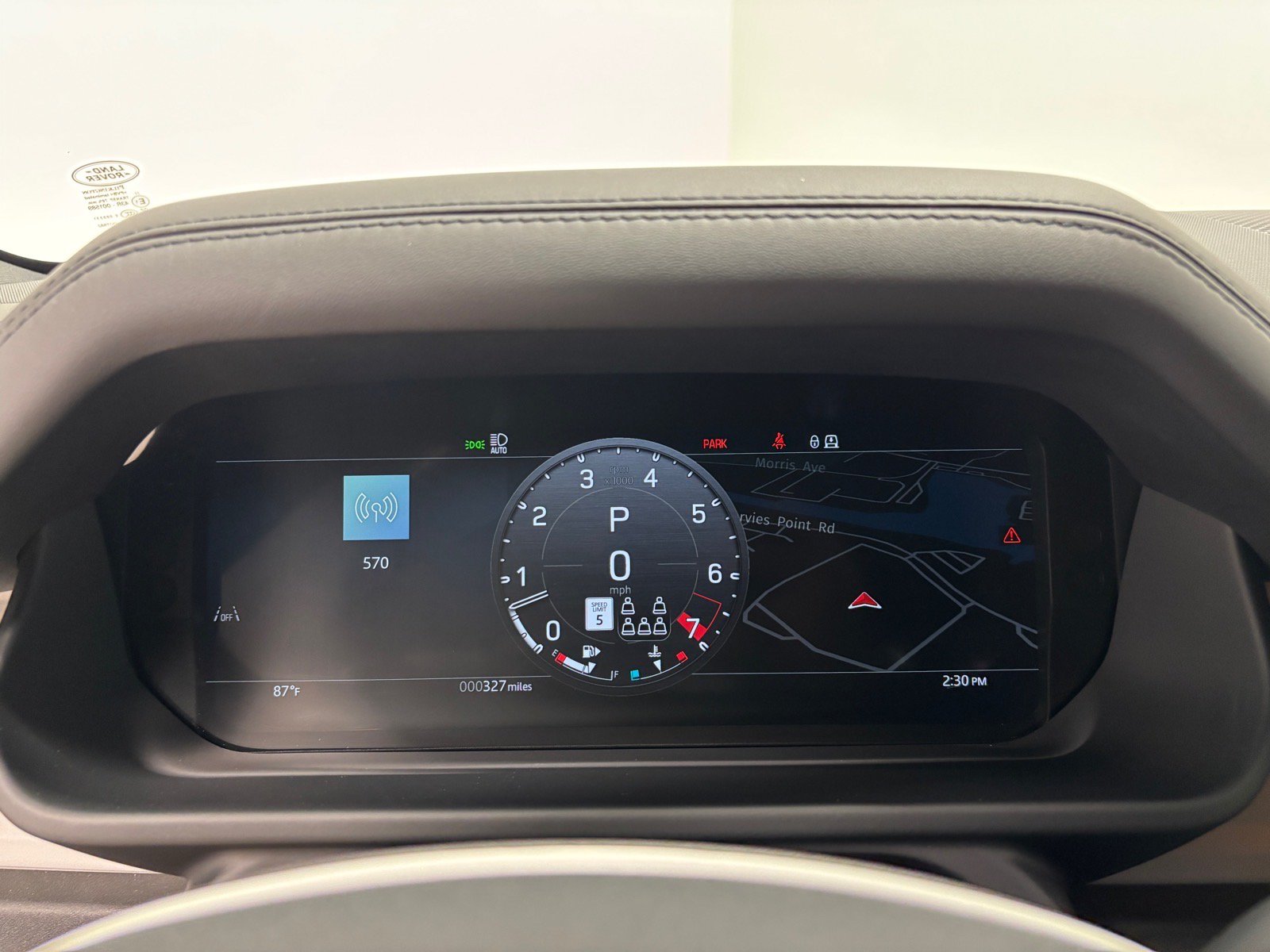 New 2025 Land Rover Defender 130 X-Dynamic SE AWD/4WD image 18