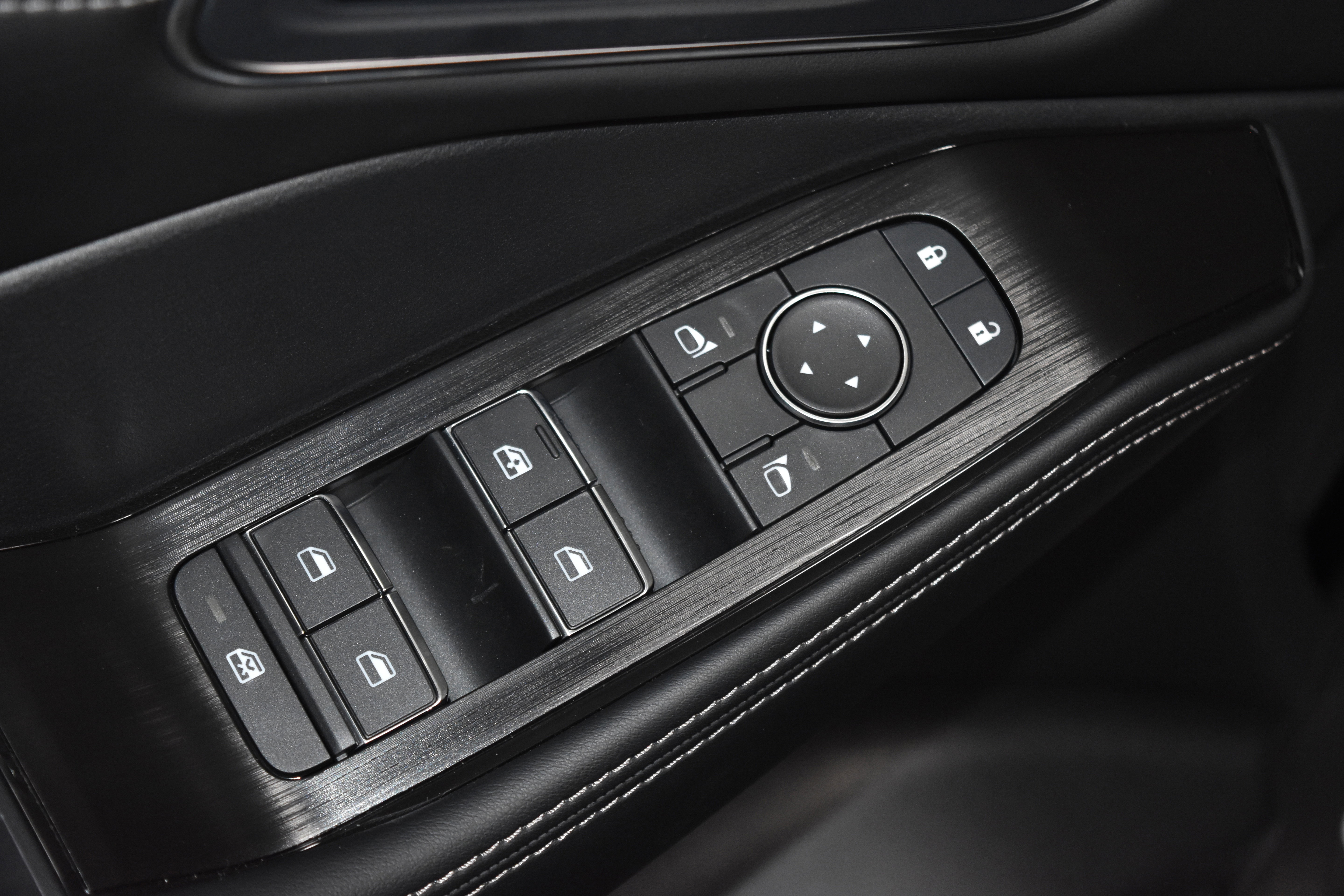 New 2026 Nissan Rogue Platinum w/ Platinum Premium Package image 5