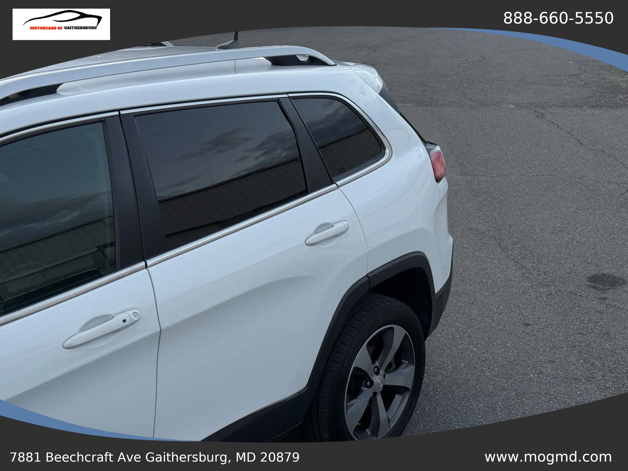 Used 2019 Jeep Cherokee Limited FWD image 3