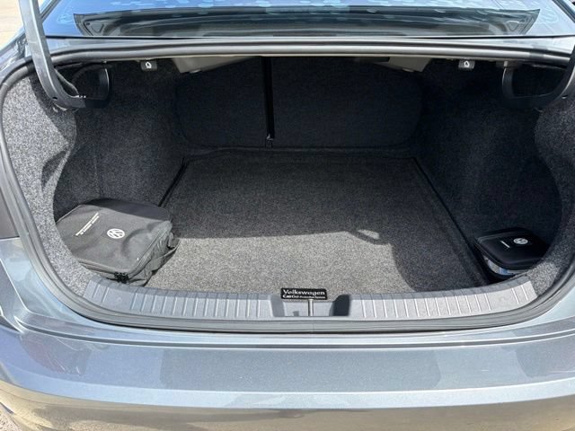Used 2019 Volkswagen Jetta SE w/ Cold Weather Package FWD image 10