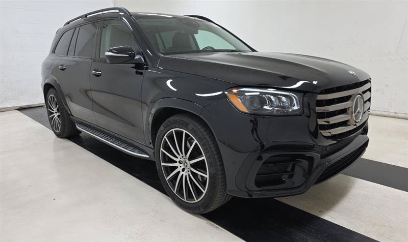 Used 2024 Mercedes-Benz GLS 450 4MATIC image 3