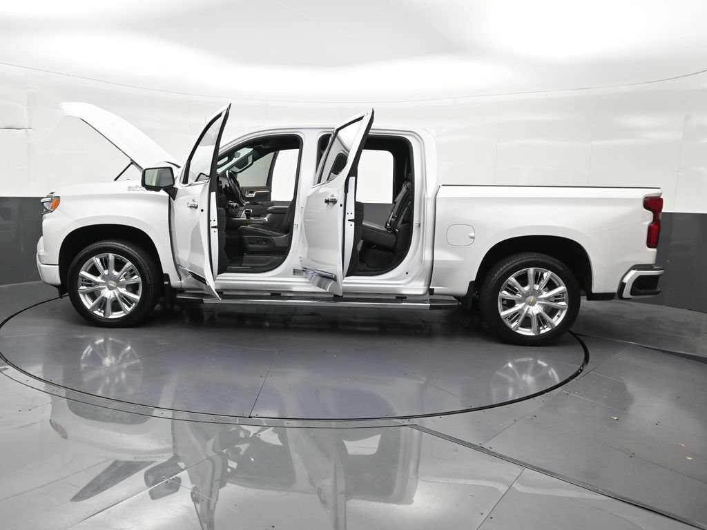 Used 2024 Chevrolet Silverado 1500 High Country w/ High Country Premium Package AWD/4WD image 34