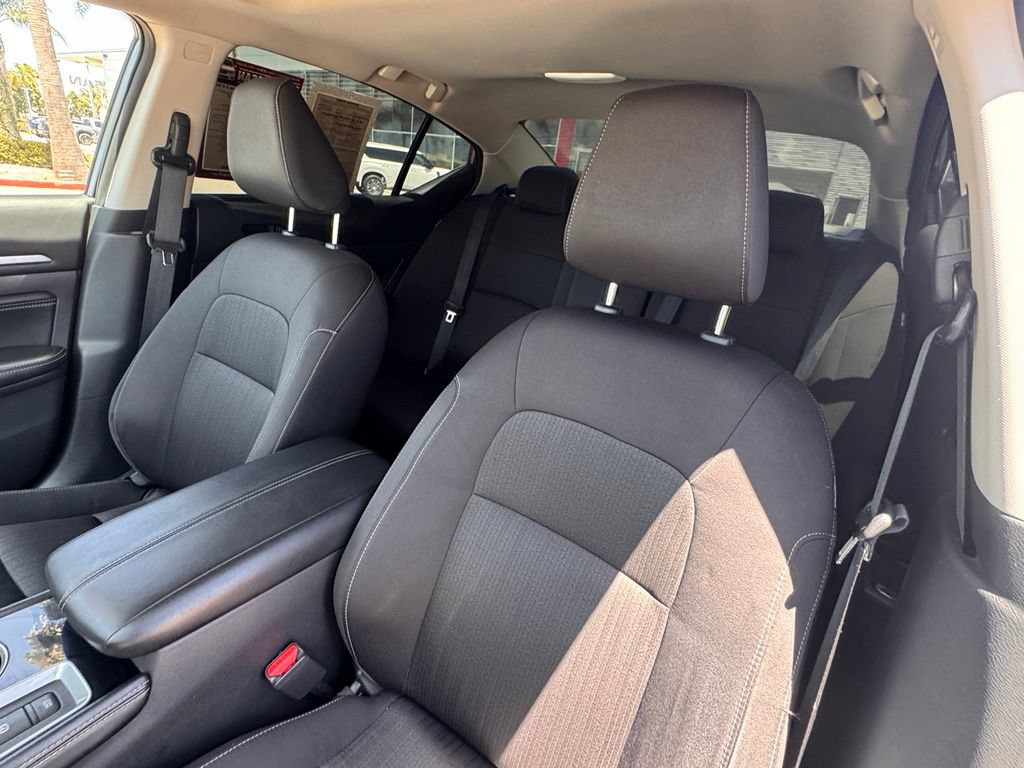 Certified 2023 Nissan Altima 2.5 SV w/ SV Premium Package FWD image 12
