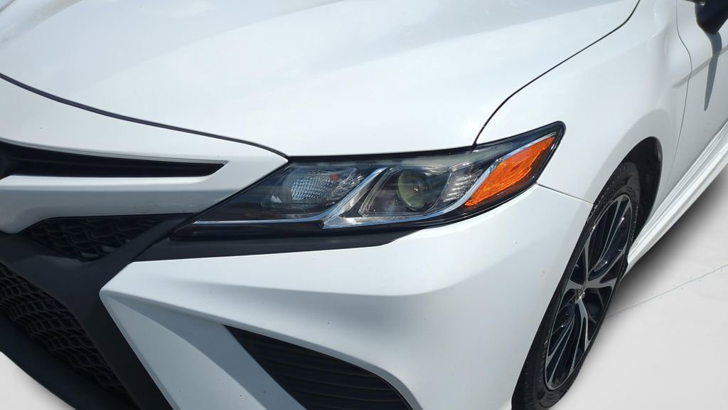 Used 2020 Toyota Camry SE image 9
