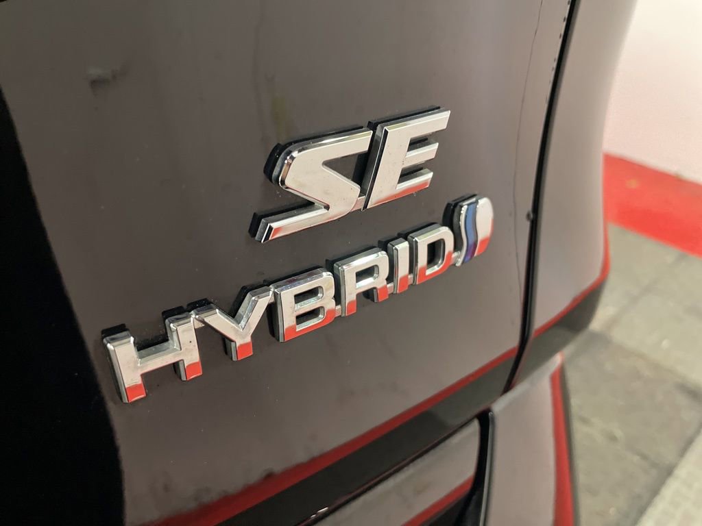 Used 2022 Toyota RAV4 SE w/ Convenience Package image 10