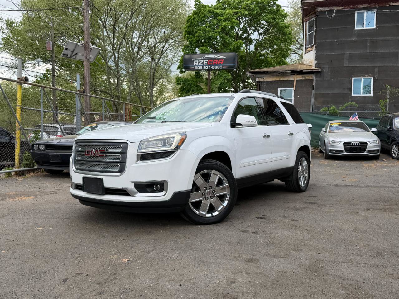 Used 2017 GMC Acadia Limited SLT image 4