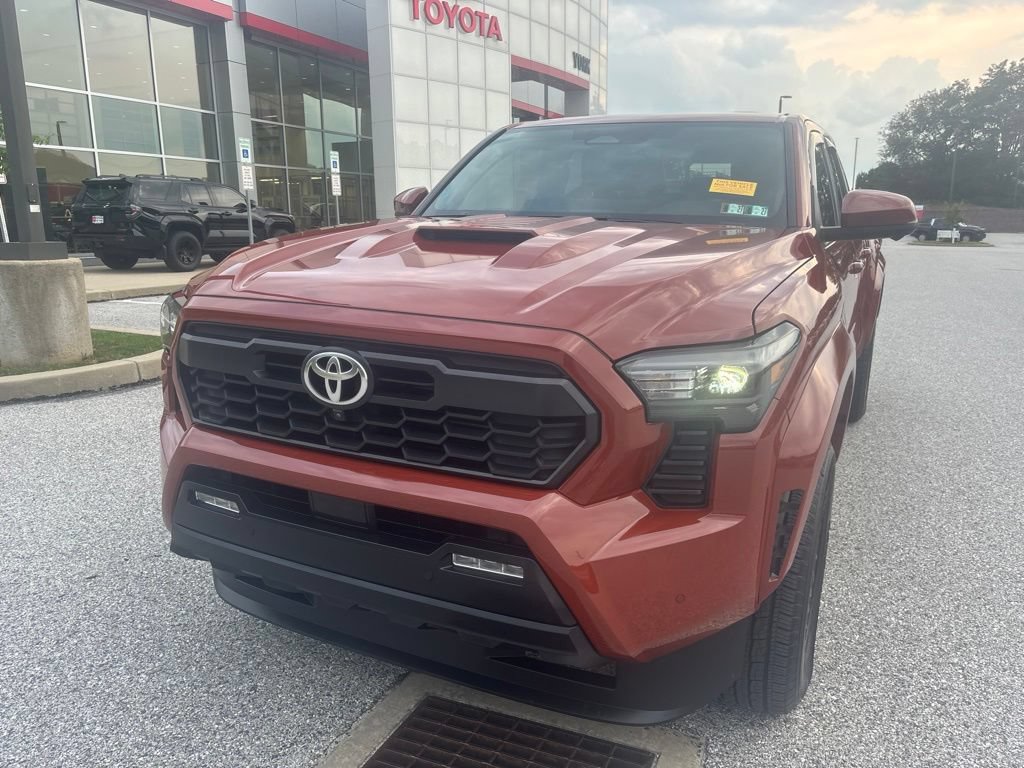 Used 2025 Toyota Tacoma TRD Sport w/ TRD Sport Premium Package AWD/4WD image 12