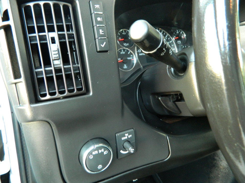 Used 2020 Chevrolet Express 2500 w/ Communications Package RWD image 18
