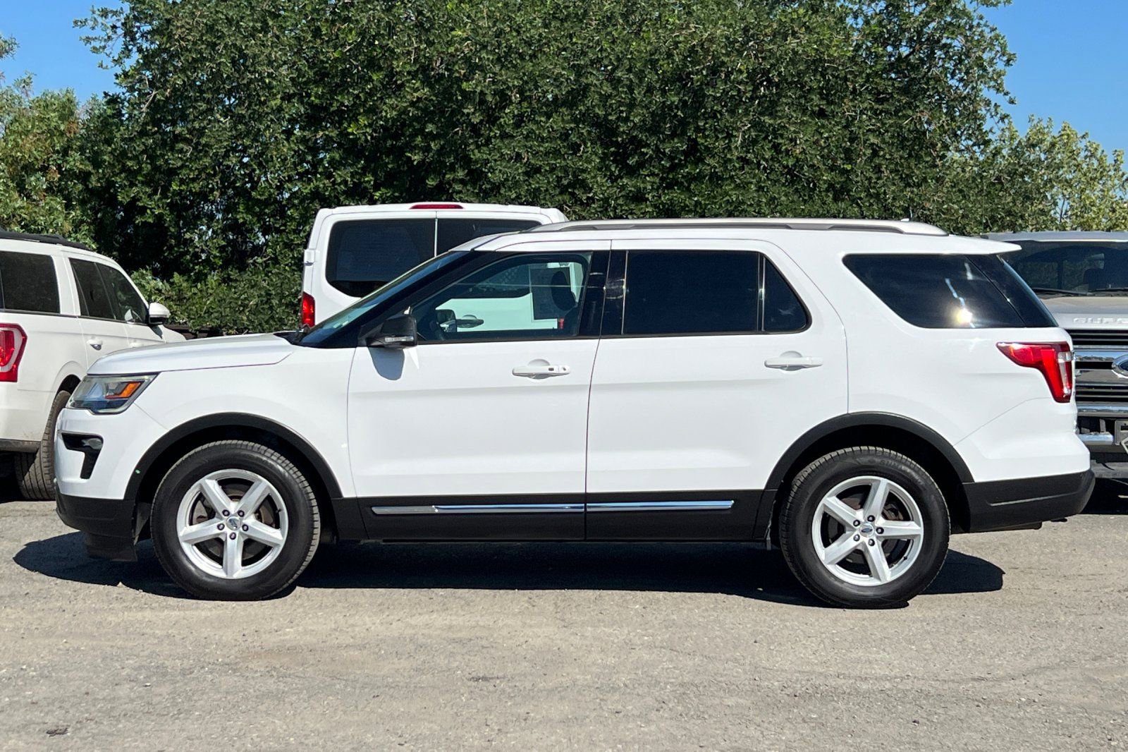 Certified 2019 Ford Explorer XLT w/ Equipment Group 201A image 7