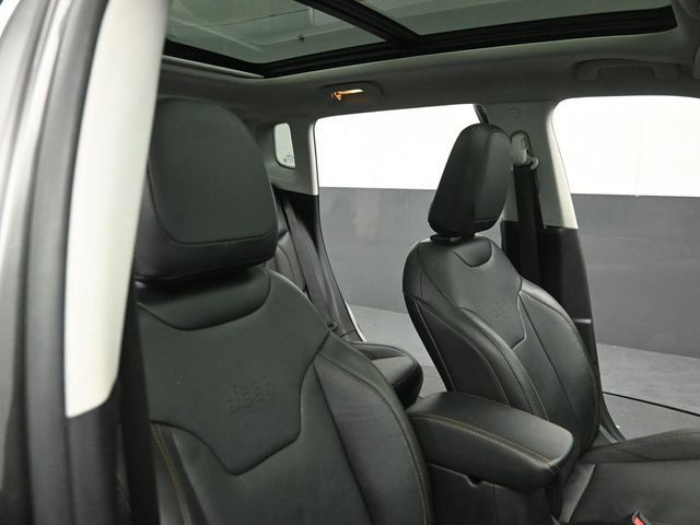 Used 2020 Jeep Compass Limited image 31