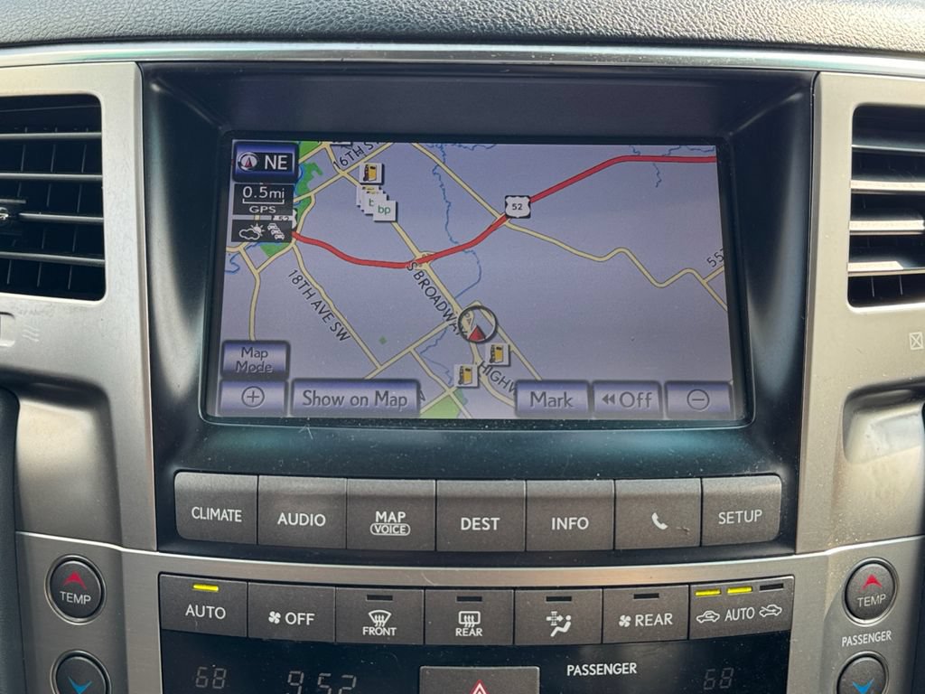 Used 2014 Lexus LX 570 4WD image 21