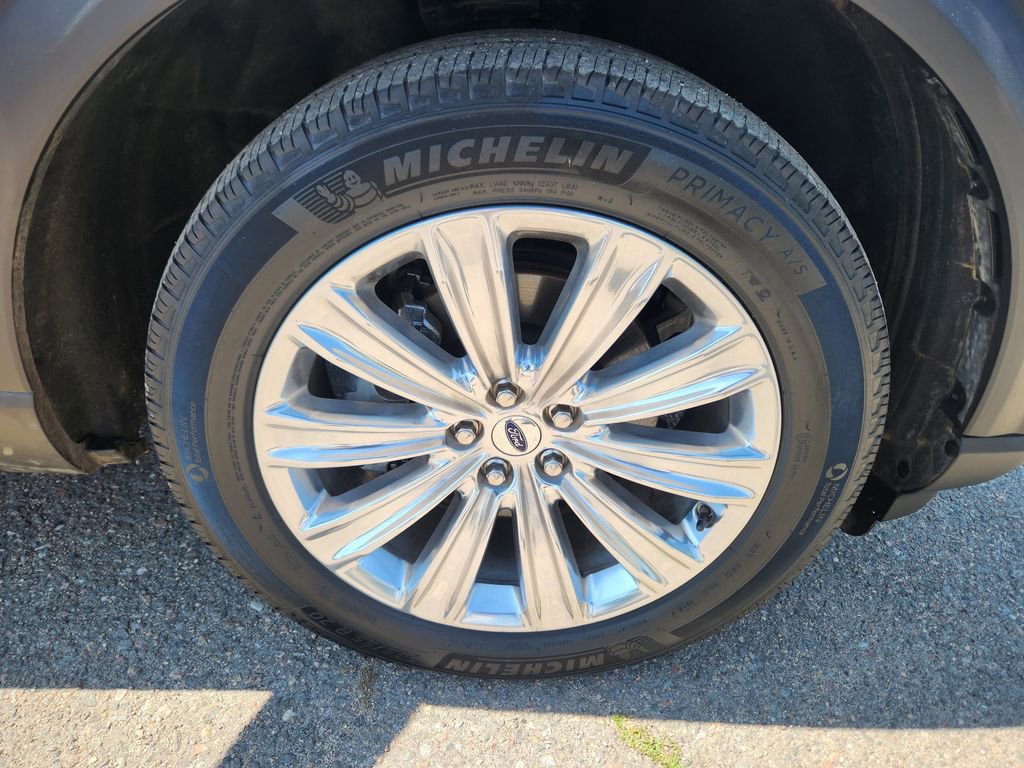 Used 2022 Ford Explorer Limited w/ Equipment Group 301A image 21