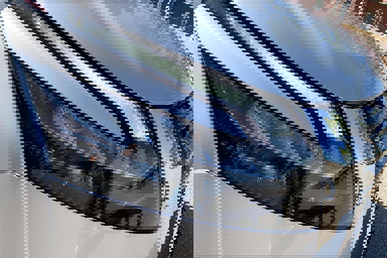 Used 2025 Nissan Pathfinder SV image 28