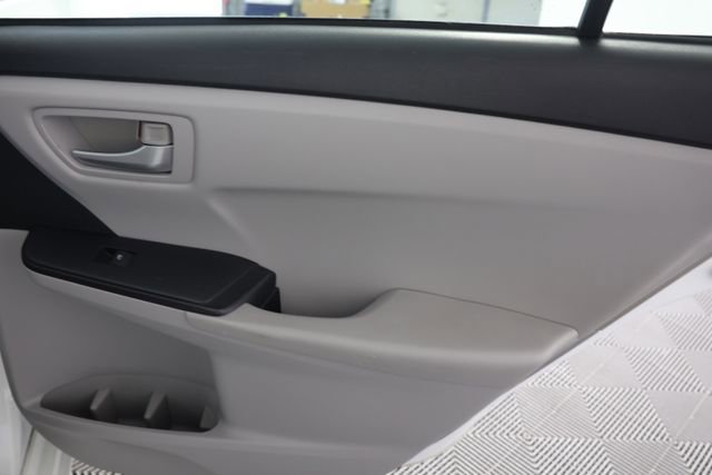 Used 2015 Toyota Camry LE FWD image 23
