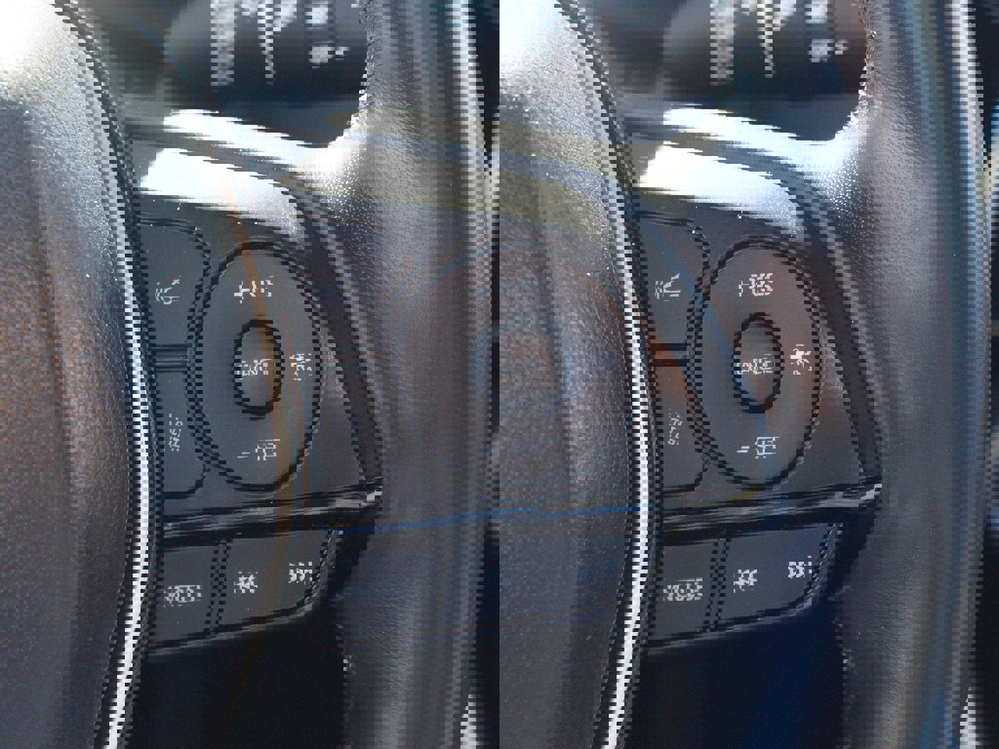 Used 2023 Toyota Venza XLE image 10