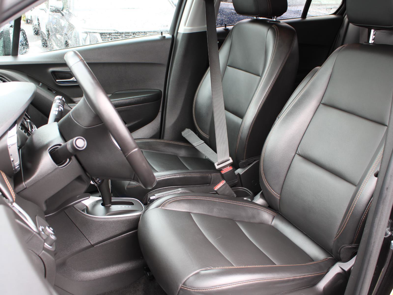 Used 2022 Chevrolet Trax LT w/ Premium Seat Package image 16