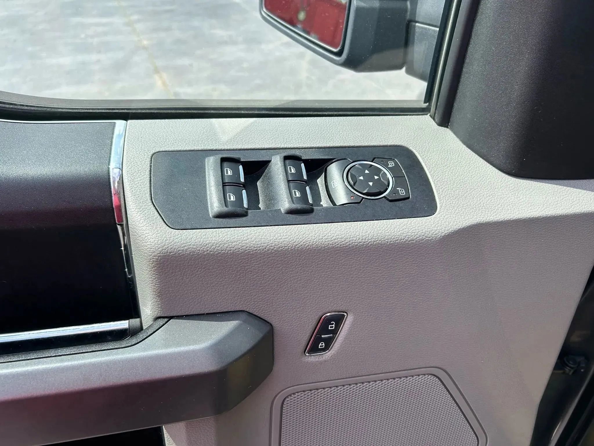 Used 2015 Ford F150 XLT w/ Equipment Group 301A Mid AWD/4WD image 26