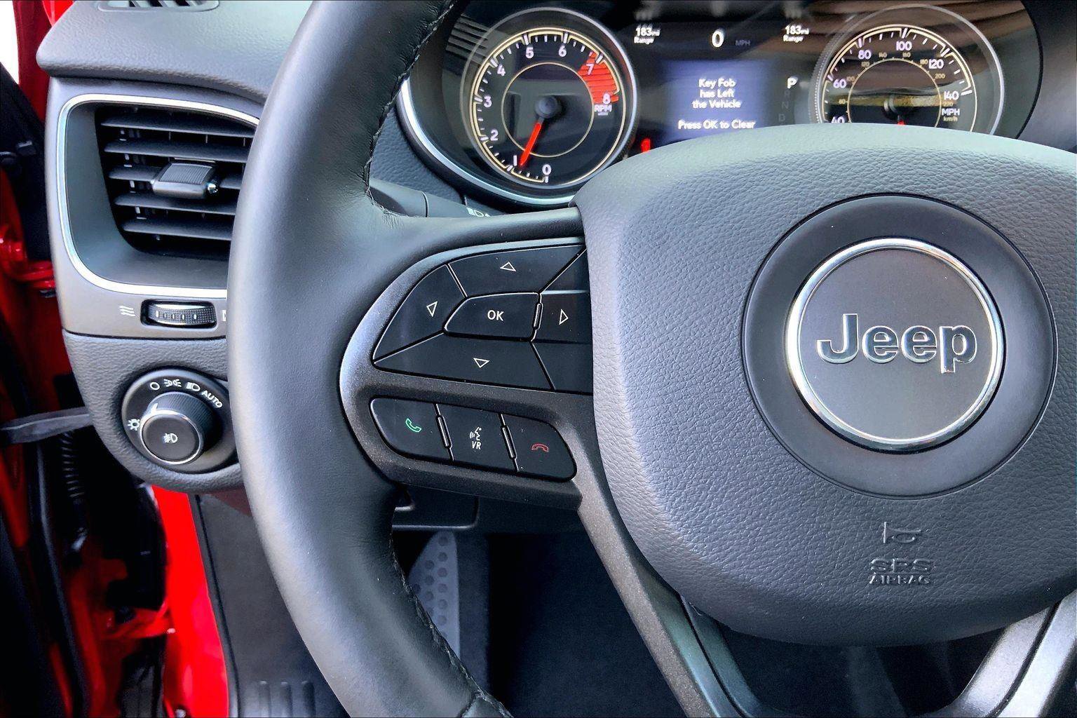Used 2019 Jeep Cherokee Trailhawk w/ Comfort/Convenience Group AWD/4WD image 18
