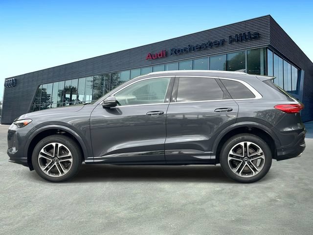 Used 2025 Audi Q5 Premium w/ Convenience Package AWD/4WD image 2