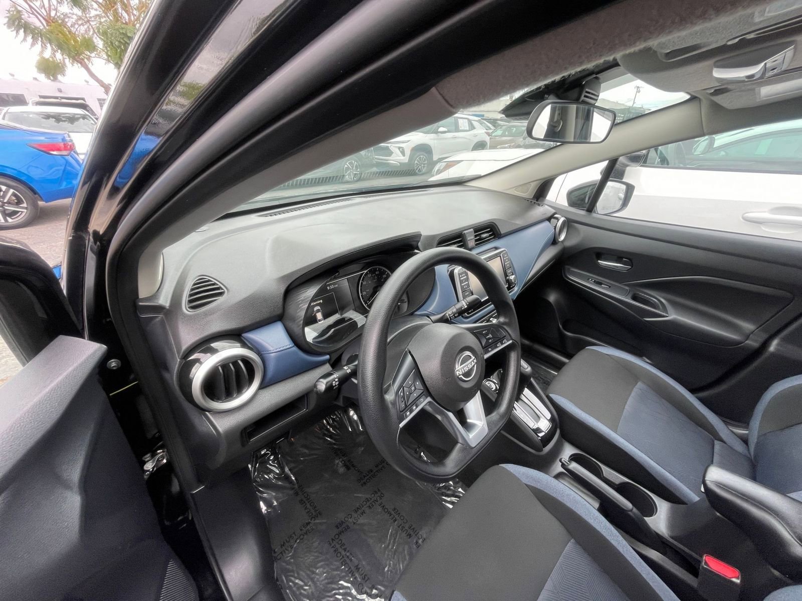 Used 2025 Nissan Versa SV image 34