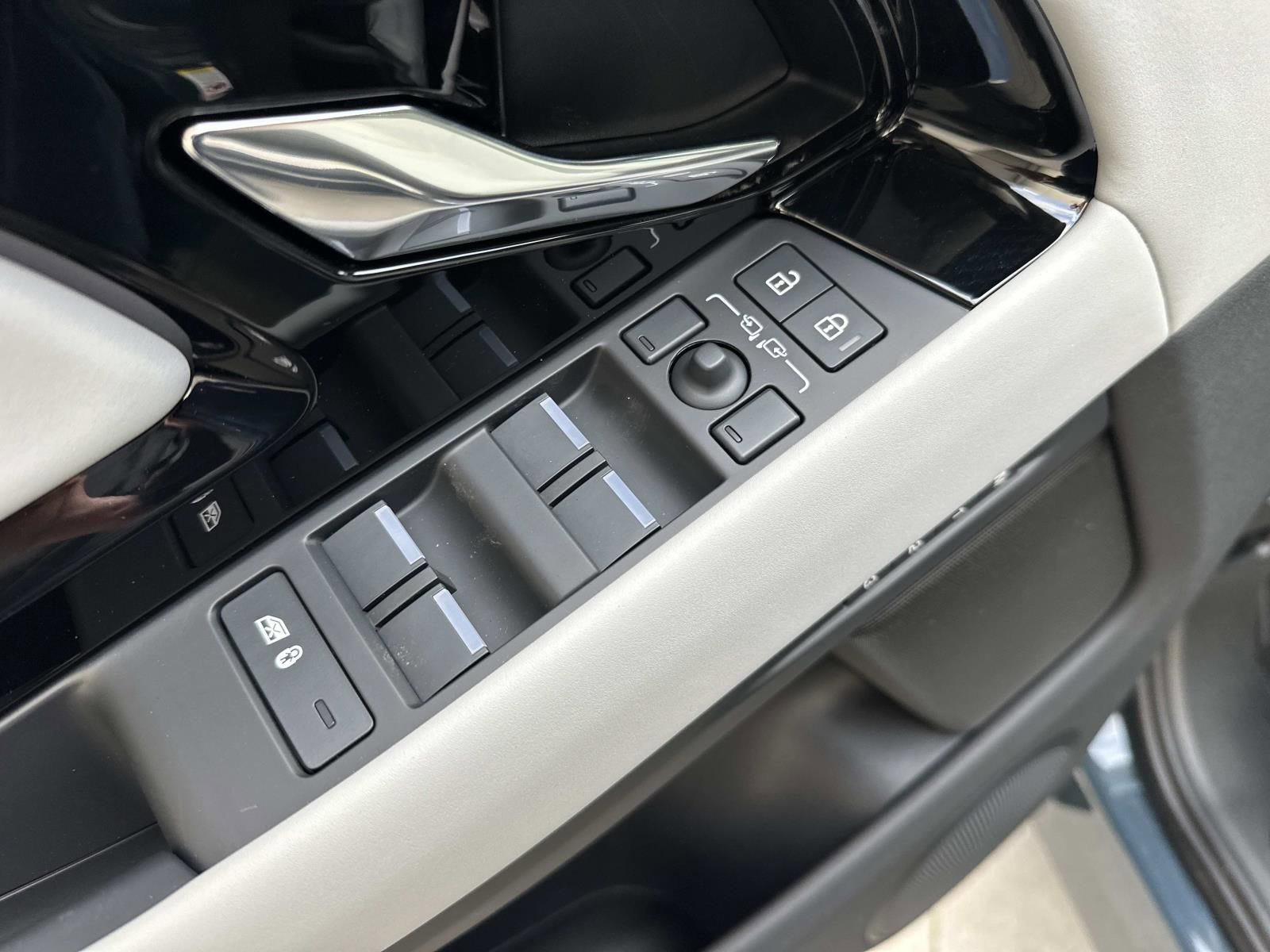 New 2026 Land Rover Range Rover Evoque S AWD/4WD image 10