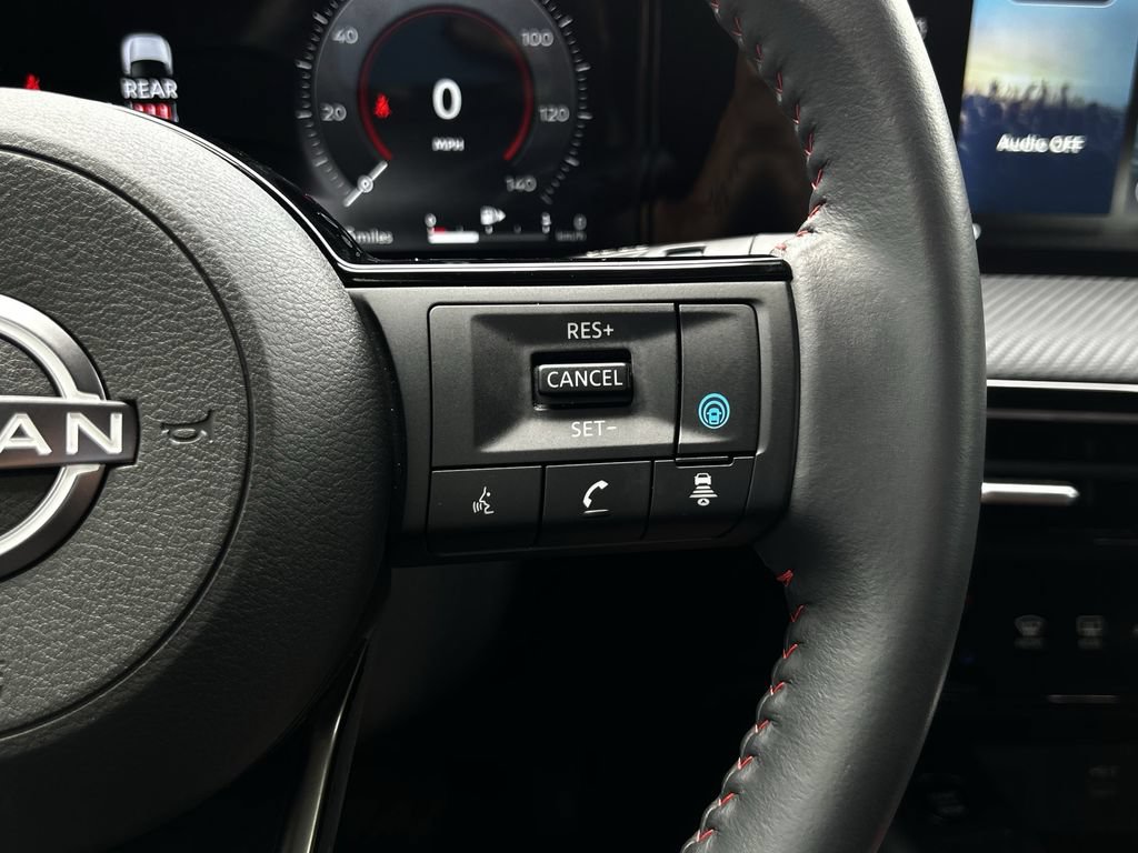 Used 2025 Nissan Kicks SR FWD image 16