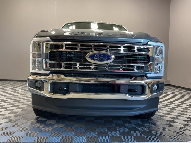 New 2026 Ford F350 XLT w/ FX4 Off-Road Package AWD/4WD image 3