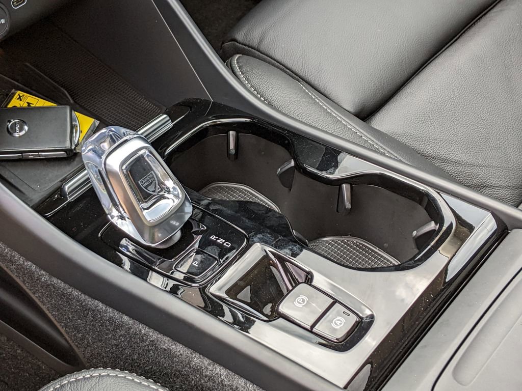 Used 2023 Volvo XC40 B5 Ultimate w/ Protection Package Premier image 20