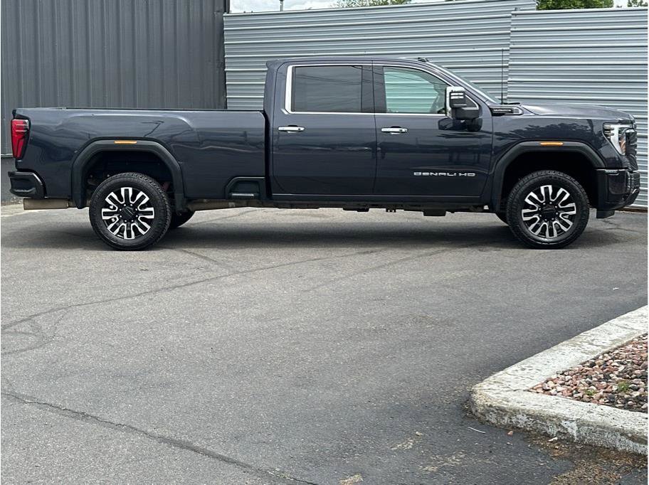 Used 2024 GMC Sierra 2500 Denali Ultimate w/ Max Trailering Package image 12
