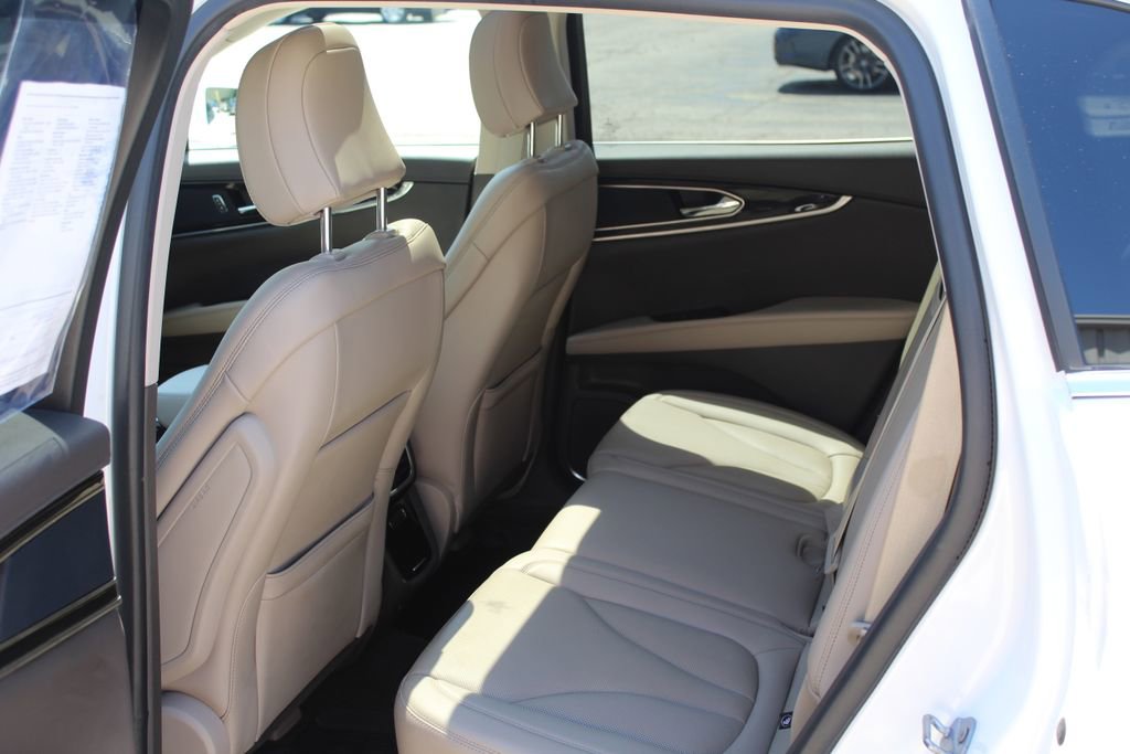 Used 2023 Lincoln Nautilus Reserve AWD/4WD image 18