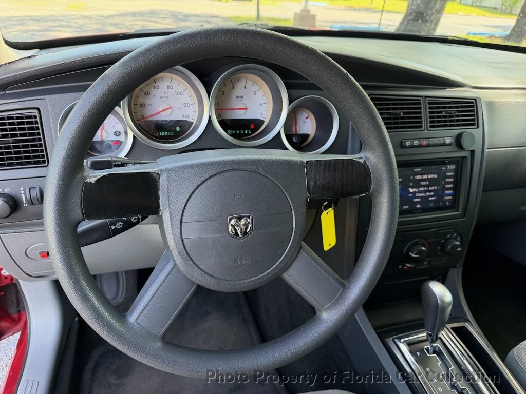 Used 2005 Dodge Magnum SE RWD image 45